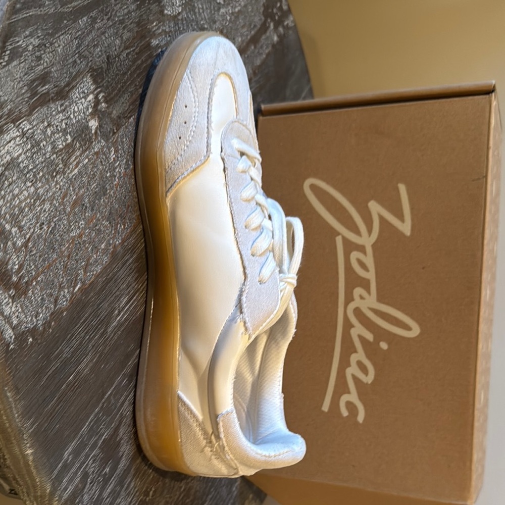 Zodiac White and Gray Retro Sneakers with Gum Soles - Picture 4 of 10